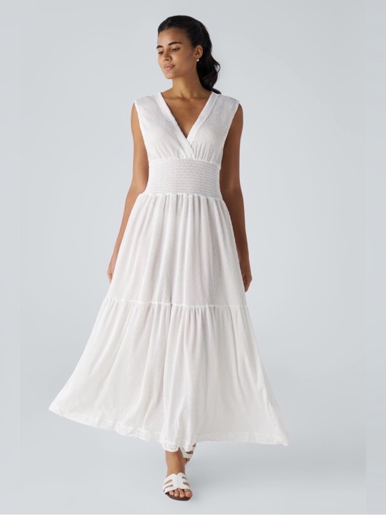 HALARA Dresses & Skirts - HALARA White Smocked Waist Maxi Dress NWT Size Large